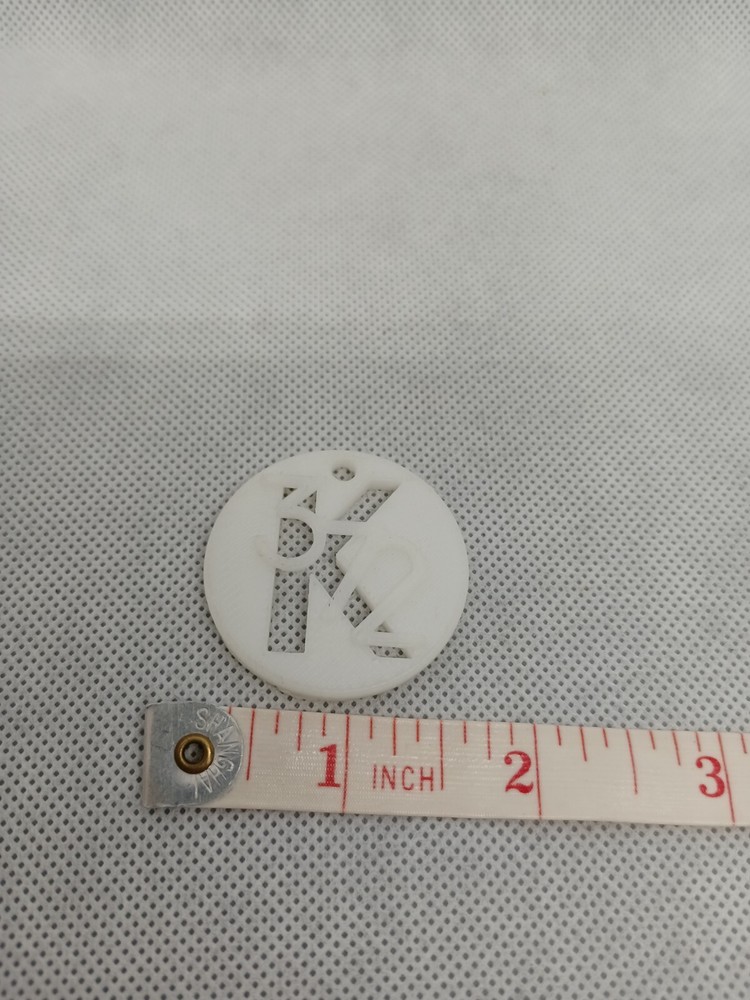 K 372 BUTTON COLLECTIBLE