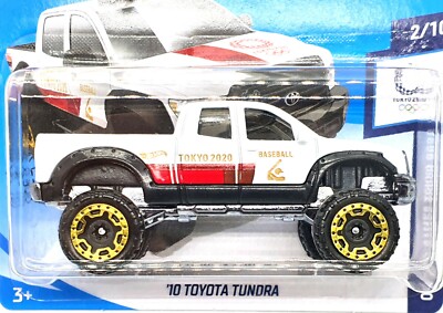 Hot Wheels '10 White Toyota Tundra Kids Model Diecast Toy Car