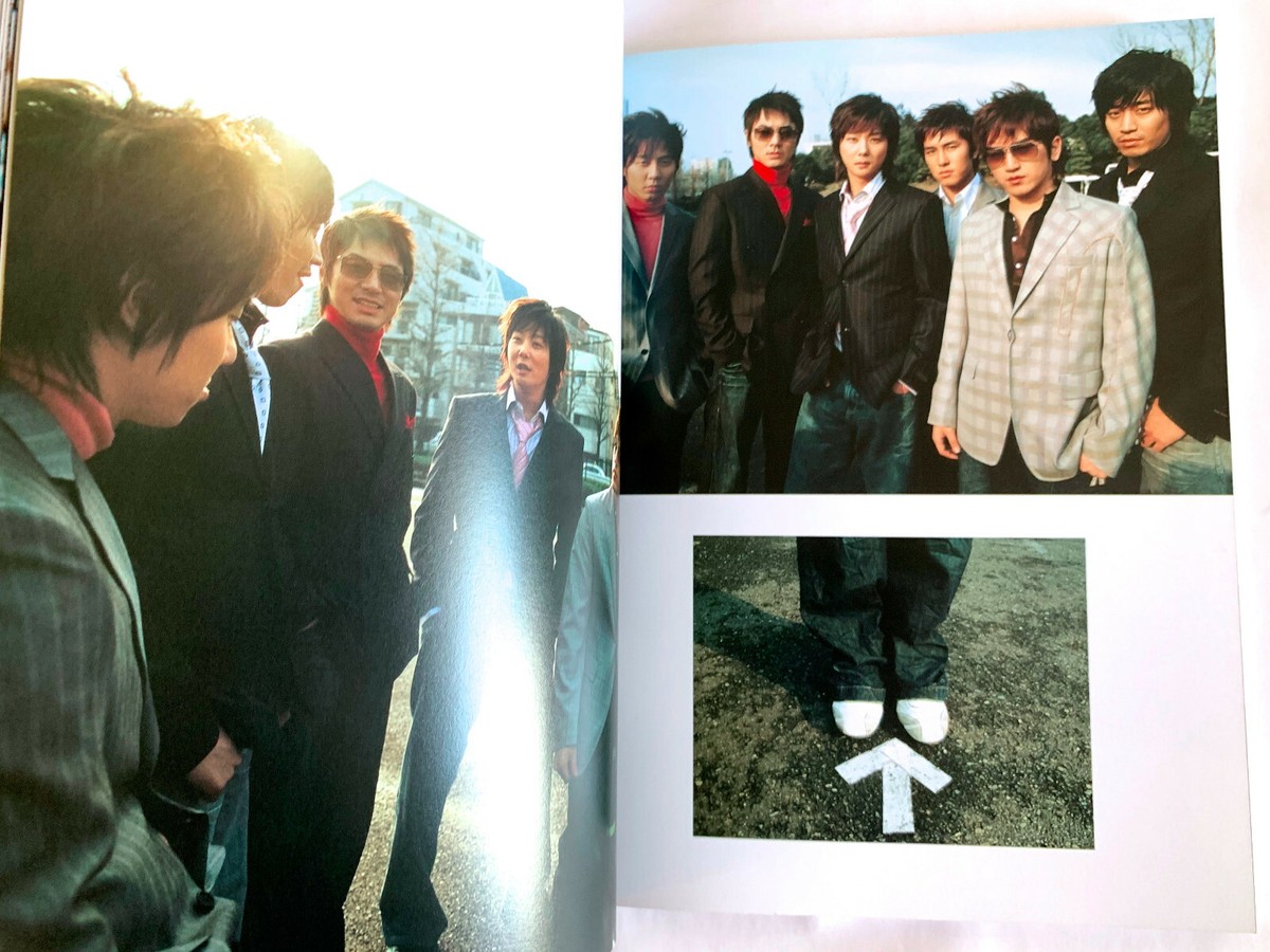 SHINHWA COLORS JAPAN OFFICIAL PHOTO BOOK 2005 w/Photo sheet