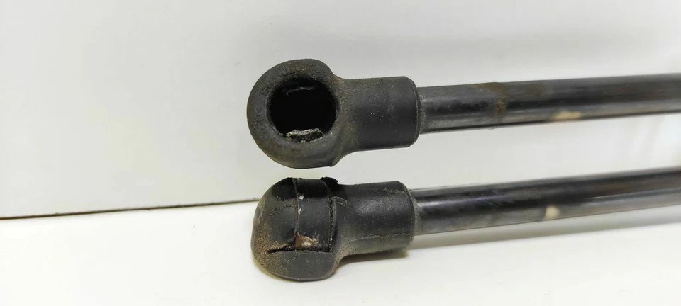 Alfa Romeo 147 2001 Set Gas Struts Damper Bonnet 46739202 UST46958 - Imagem 3 de 4