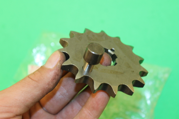 NOS Kawasaki 1978-81 KZ400 KZ440 Engine Sprocket 13144-1003