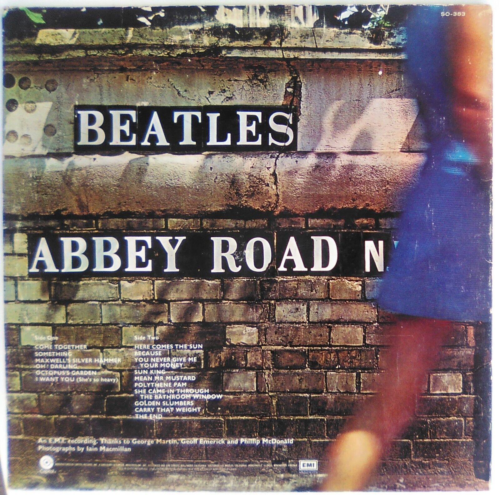 SO-383 BEATLES ABBEY ROAD LP jacket is in VG- condition & vinyl is in EX- cond.