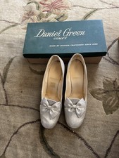 Vtg 60's Daniel Green SILVER Metallic Fabric Block Heel Dess Shoes w BOW