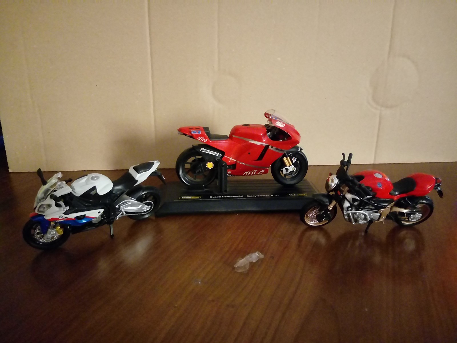Collezione di 3 moto varie scala 1/24 e scala 1/18 Ducati LOTTO 15