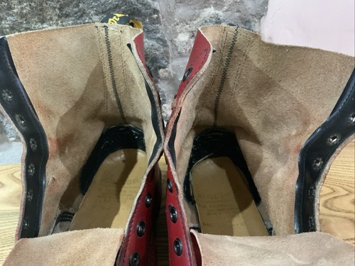 Botas vintage DR MARTENS ROJO CEREZA talla 9uk 8 agujeros con cordones Hechas en Inglaterra - Imagen 22 de 23