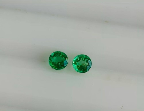 Par de gemas sueltas sin tratar de corte redondo esmeralda natural certificada de 3,20 mm 0,35 CTS - Imagen 4 de 4