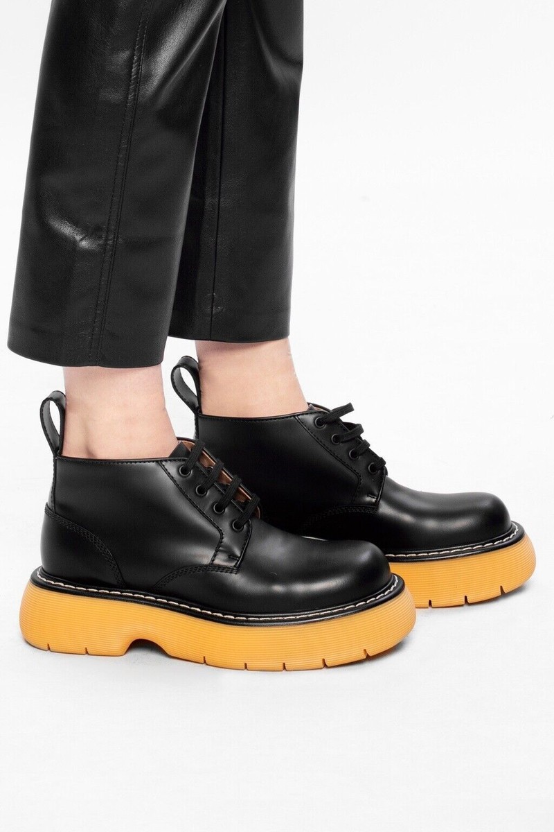 Bottega Veneta Swell Black Leather Rubber Lug Sole Lace Up Bottega Veneta Swell Black Leather Rubber Lug Sole Lace Up