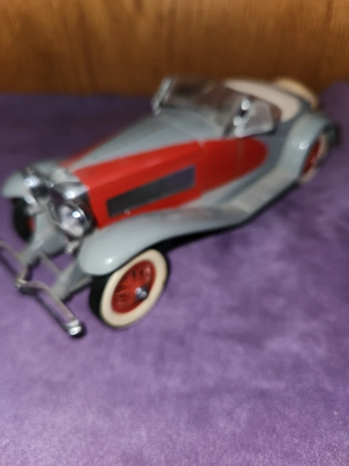 DANBURY MINT 1935 DUESENBERG SSJ SPEEDSTER 1:24 *GREY & RED IN BOX - NO PAPERS - Image 4 of 4
