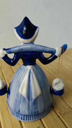 Prettiest Vintage Dutch Girl With Yoke Figurine - Hand Painted - Blue & White - Picture 6 of 8