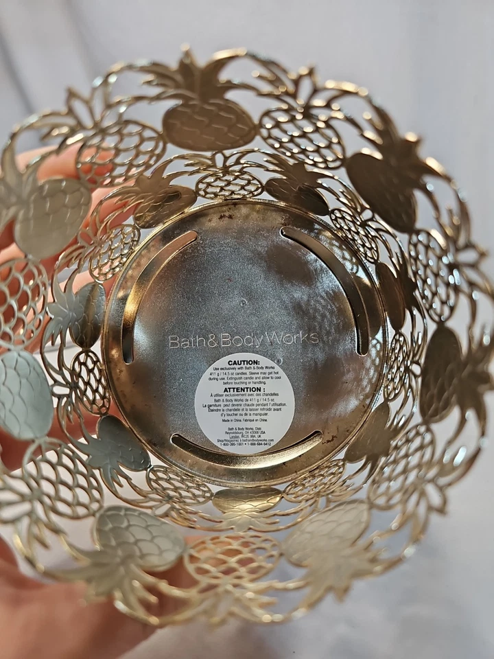 Candelabro pedestal de piña Bath & Body Works - Metal dorado - Soporte de 3 mechas Foto 3 de 4