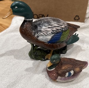 2 VTG CERAMIC MALLARD DUCK AND DUCKLING FIGURINE