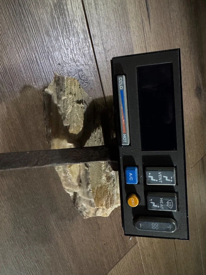 1988-1994 Chevy Silverado GMC C/K 1500 2500 Climate Control Panel P/N: 16204785 - Image 3 of 3