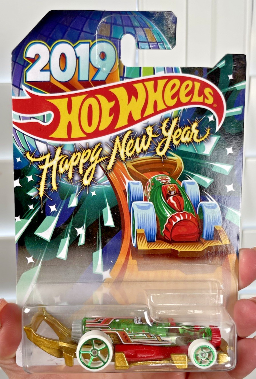 Carbonator Green Hot Wheels Happy New Year's 2019 1:64 FKV13-0310 Car Snowman