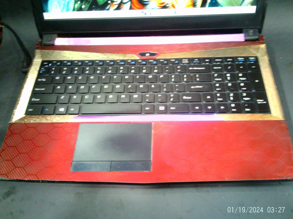 Clevo JUSTICE n850hz,i5 7300hq 3.50ghz,500-128ssd,16gb,15.6"hd Foto 2 de 4