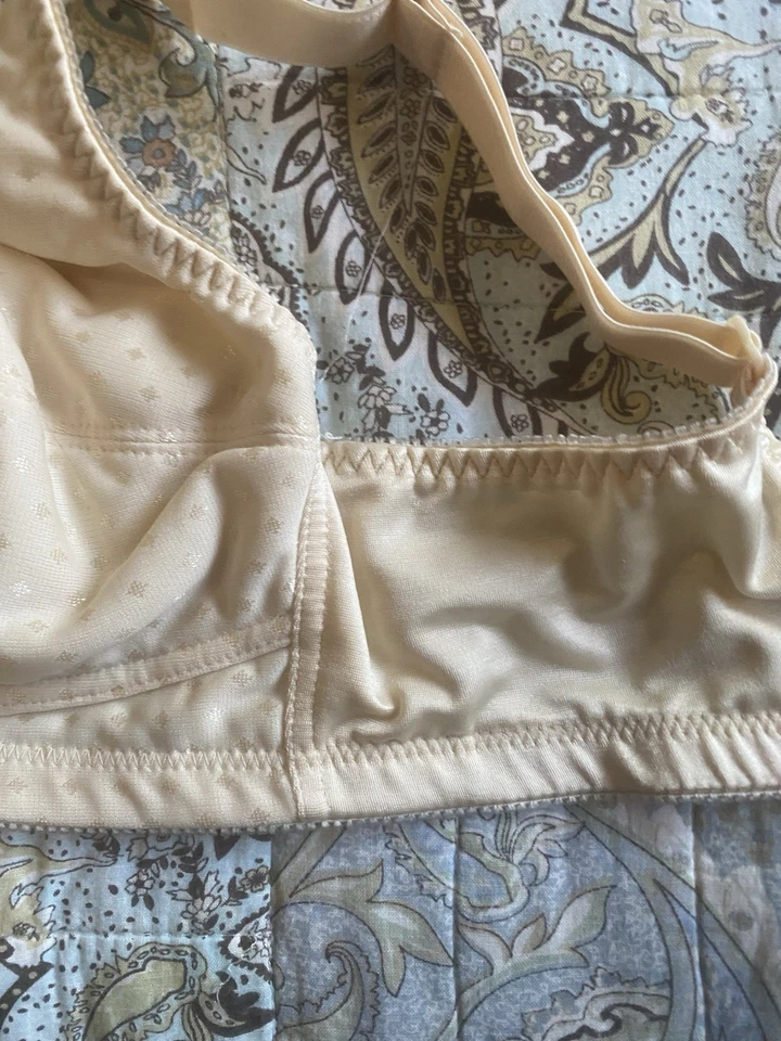 Amonena Front Close Bra Size 34 B, Model 2124 - Image 4 of 4