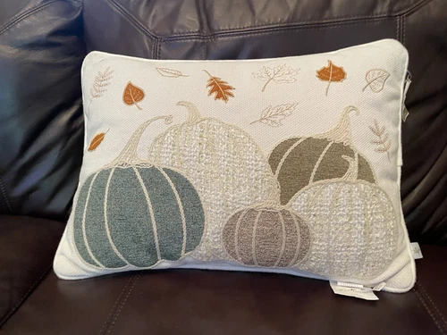 The Royal Standard Pumpkin Pillow - Thumbnail 2