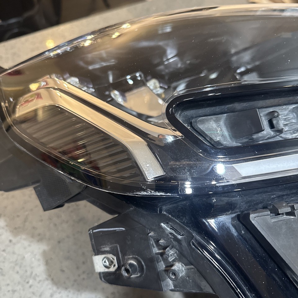 OEM 2021-24 Tahoe Suburban GM Passenger Headlamp 85547099 NO CORE ...