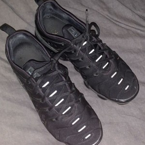 vapormax plus triple