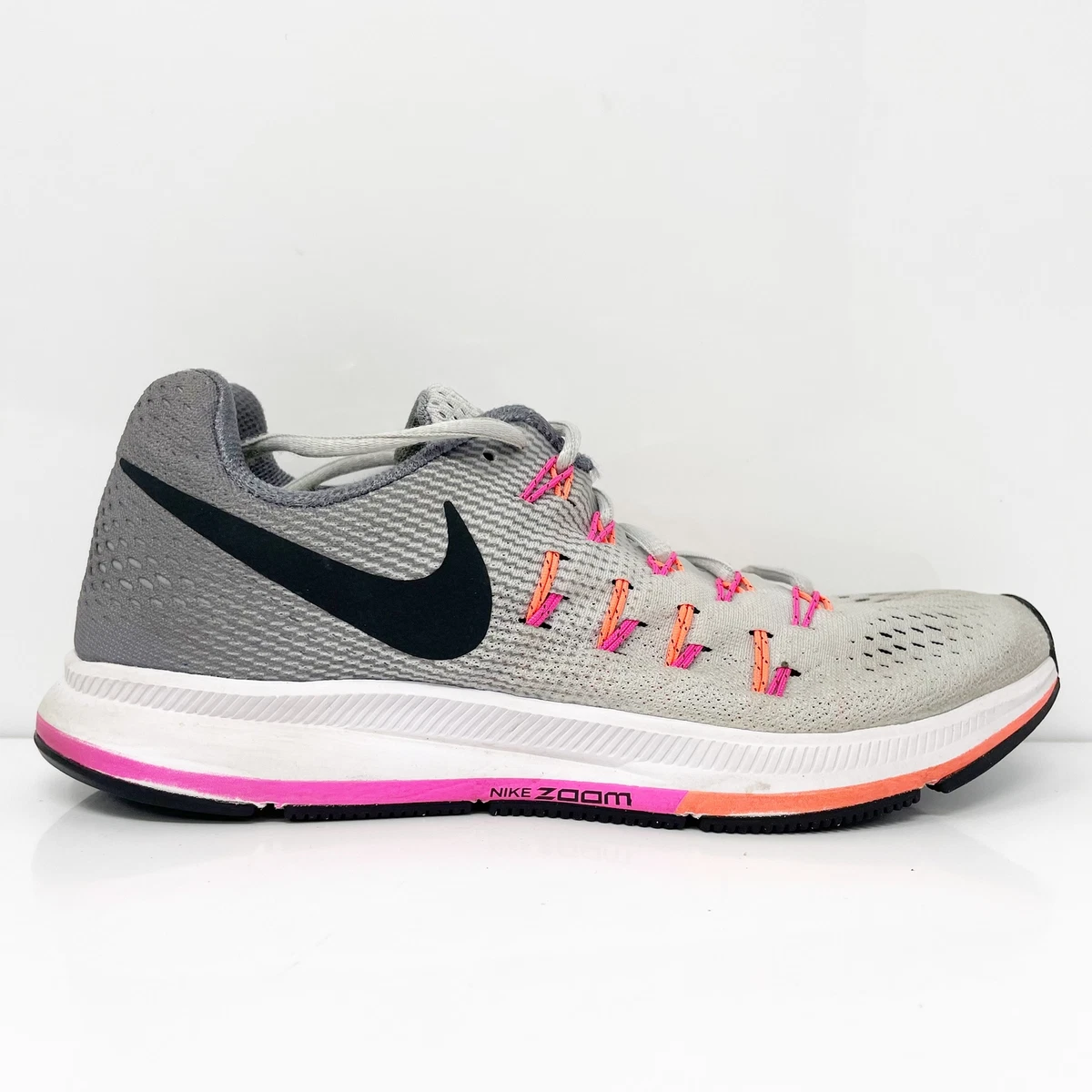 Nike sneakers 33 sales