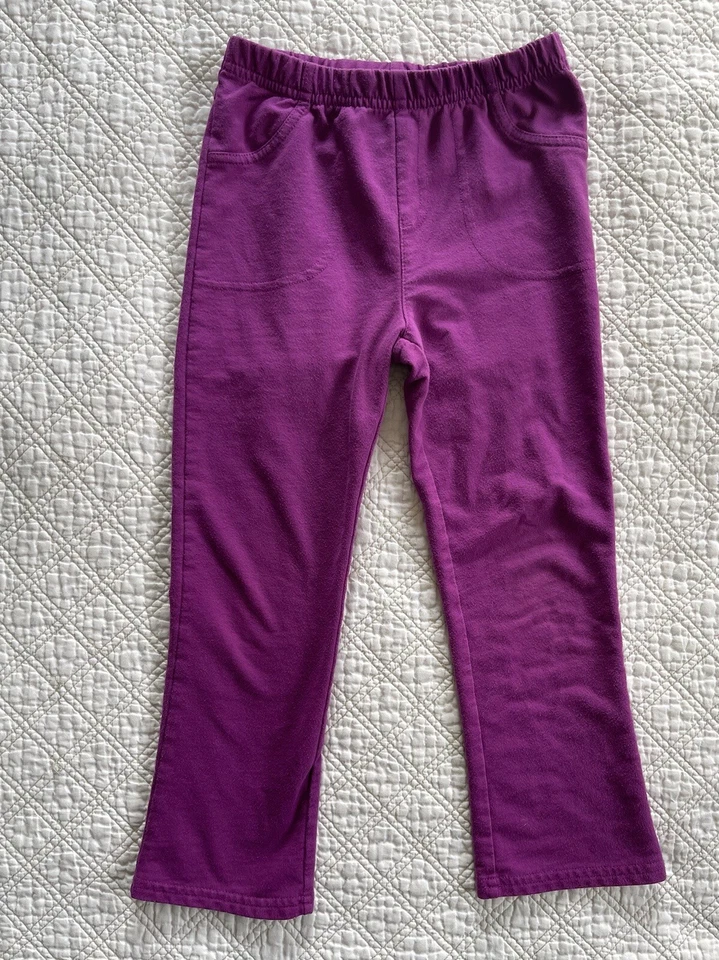 Dos pares de pantalones de punto elásticos para niñas Okie Dokie talla 4Y azul marino y magenta usados en excelente estado Foto 3 de 4