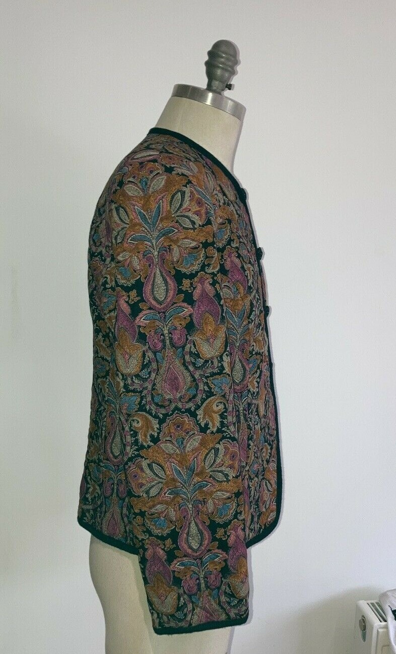 VINTAGE 1980s PAISLEY QUILTED JACKET M & S, 18.5" from pit to pit approx. 7