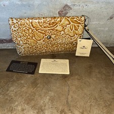 PATRICIA NASH Naturale Adelasia Wristlet P1373591 Italian Floral Garden MSRP 89