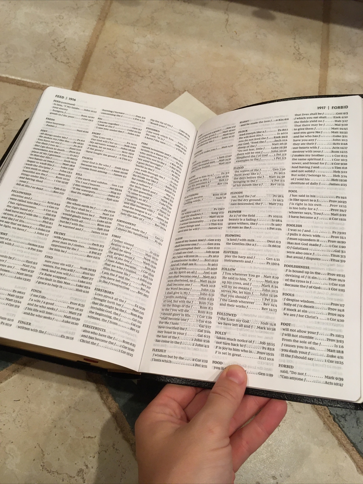 NKJV Vines Expository BIBLE LARGE PRINT Black bonded Leather