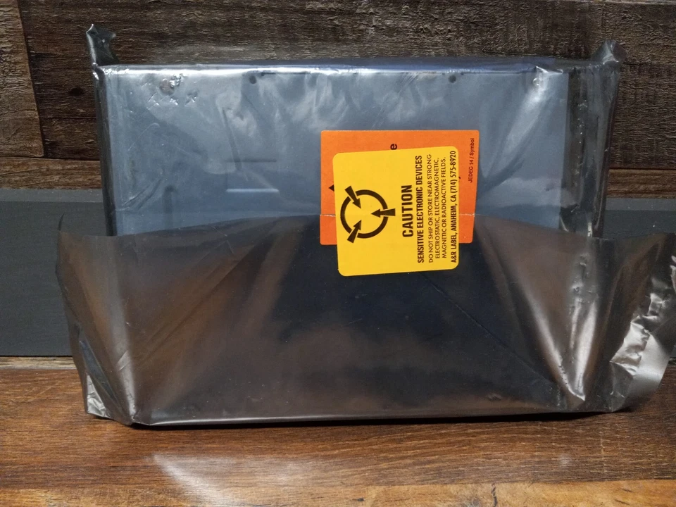 P/N 24P3605 GCR-8483B IBM CD-ROM Drive 20X-48X for eSever xSeries 220 - Image 4 of 4