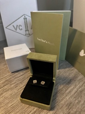 Van Cleef & Arpels 18K Yellow Gold Sweet Alhambra Earstuds,Morher-Of-Pearl