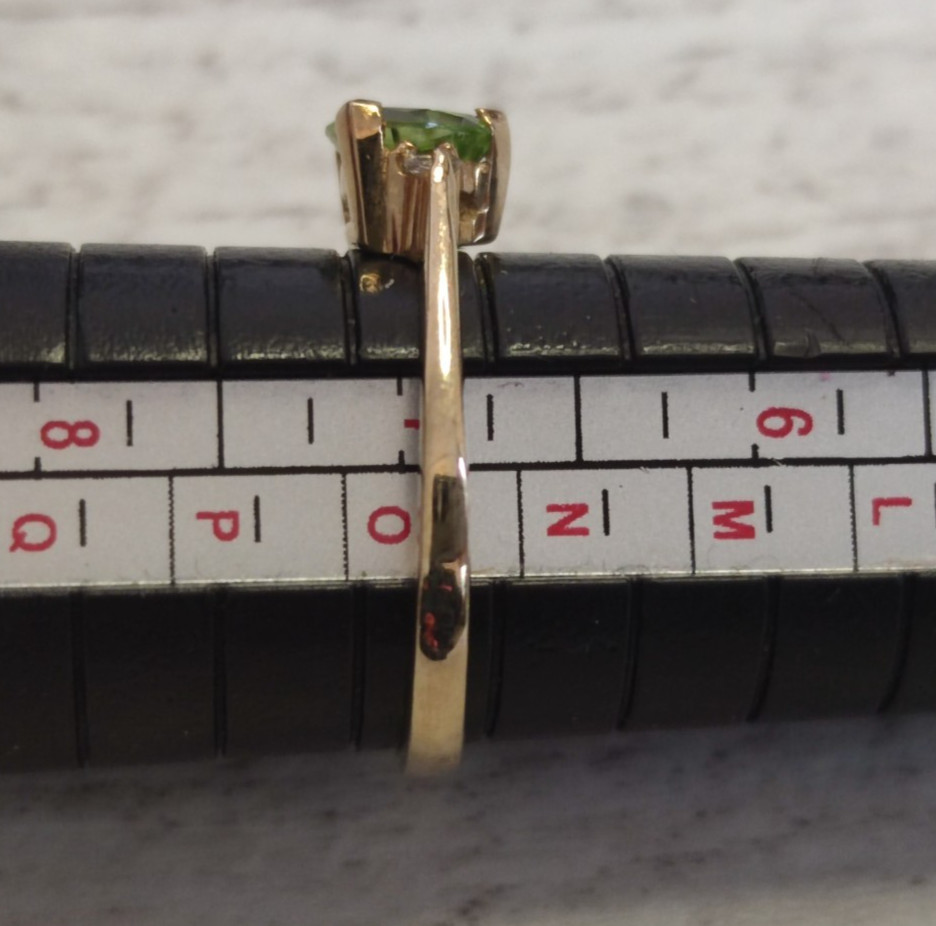 9ct Gold Ring Peridot and CZ 375 Gold Hallmark Size N 1/2 image 9