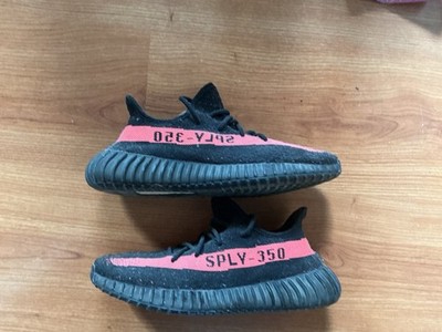 adidas YEEZY Boost 350 V2 Core Black Red Stripe US 9 EU 42 2/3 gebraucht