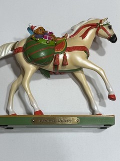 Enesco Trail of Painted Ponies CHRISTMAS DELIVERY Figurine 1E 6008695 No Box