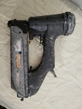 Duo-fast FN83 Brad Finish Nailer Nail Gun, 15 Guage Pneumatic Air WORKS GOOD