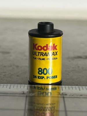 Zuru Mini Brands Retro Edition Kodak Ultramax 800 24EXP 