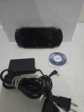 Sony PSP 1001 Console w/charger & game TESTED AND WORKING READ DESCRIPTION 