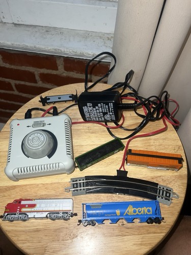 BACHMANN N G HO TOY TRANSFORMER TESTED 44211 W/TRACK CONNECTOR And EXTRAS.