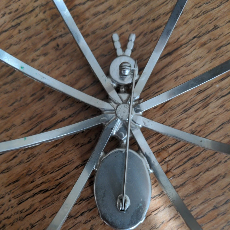 Vintage Butler & Wilson Iconic Large Spider Shoulder Brooch Pin - Boxed - Image 4 of 4