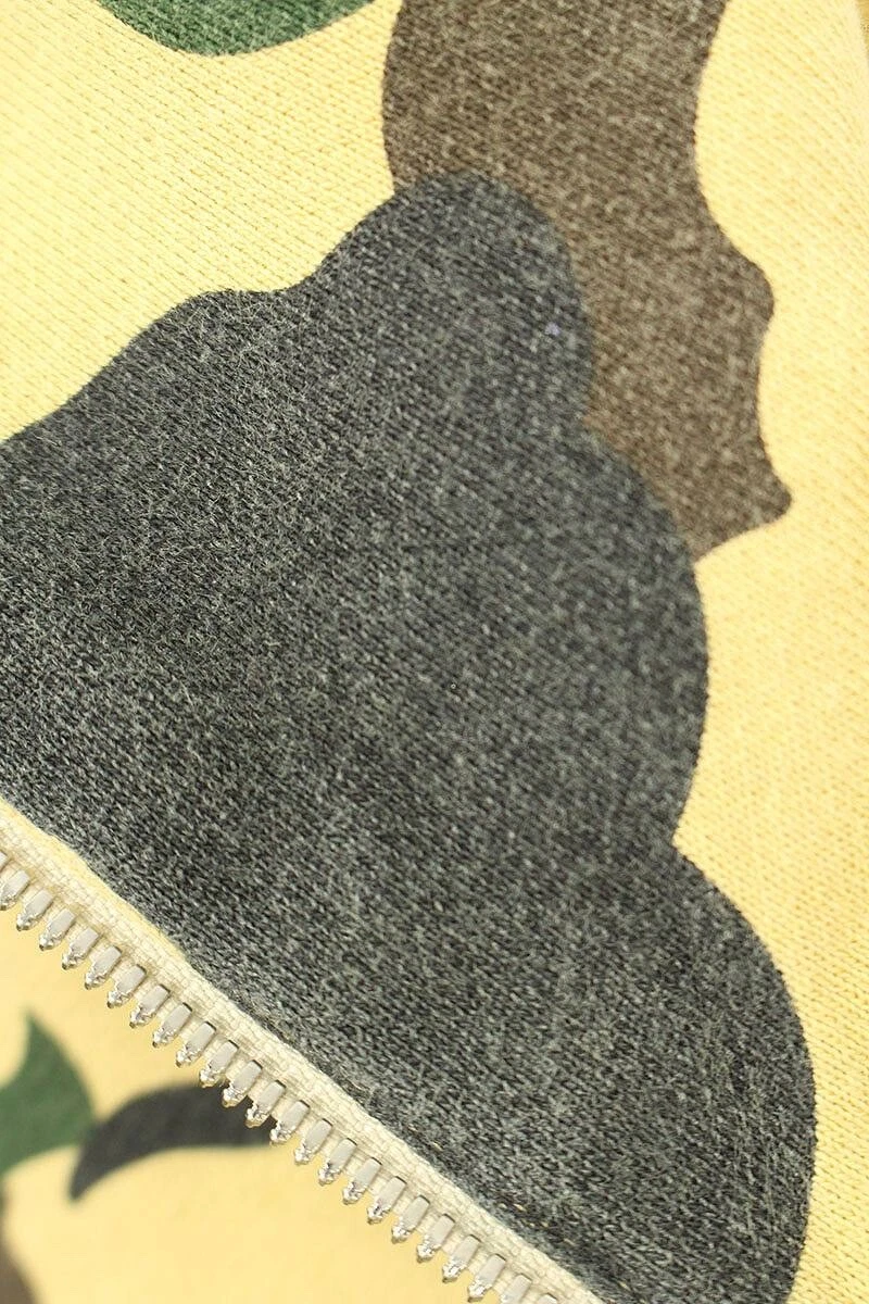 A BATHING APE (BAPE) Felpa con cappuccio squalo mimetico giallo Bape OG (L) una scimmia da bagno Nigo era parka