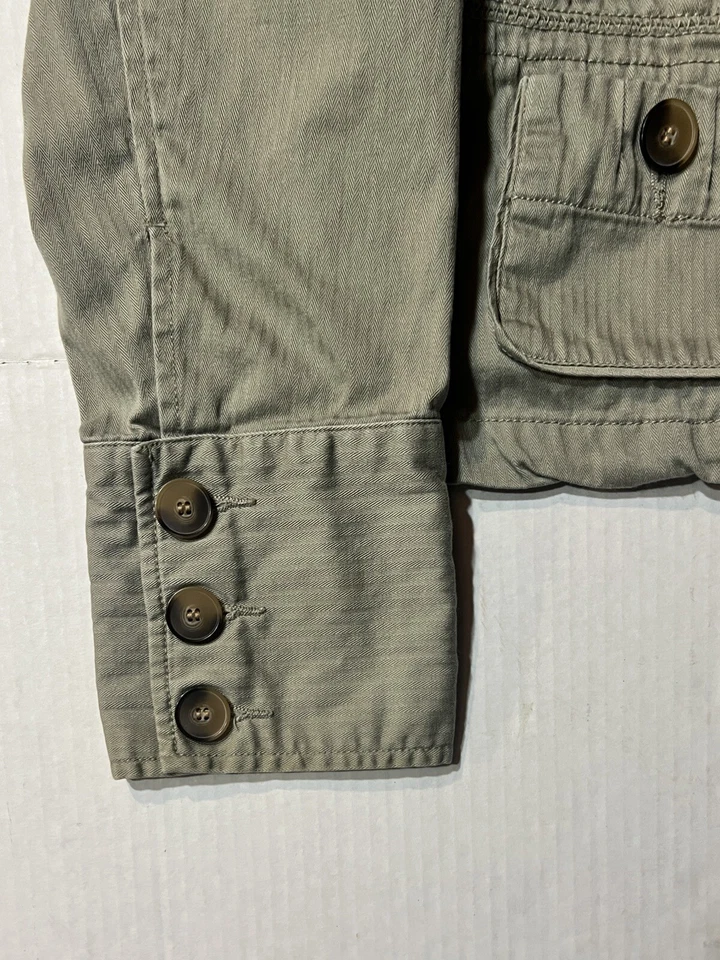 Linda chaqueta CATO verde claro manga botón talla extra grande. Foto 3 de 4