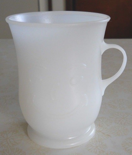 VINTAGE OLD PLASTIC SMILEY FACE KOOL AID CUP 8OZ - Picture 2 of 7