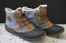 Sorel Out N About Plus Boots Waterproof Gray Tan Women Youth 5 Duck GREAT CLEAN