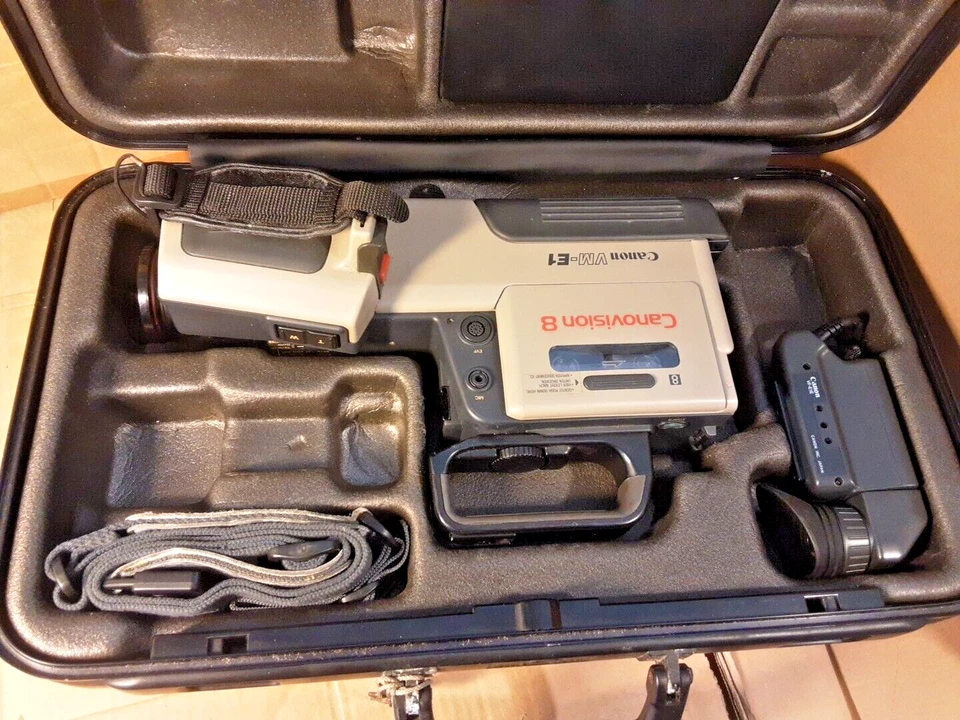 Vintage Canon Canovision 8 Camera Canon VM-E1E + VF-E1E + CASE,  PARTS/REPAIR - Image 3 of 4