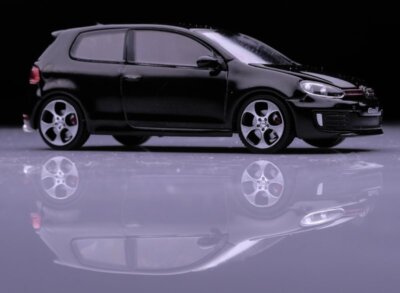 VW Volkswagen Golf GTi - Mk VI  - Metallic Black - MaxWell 1:64