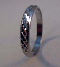 Damen 14KT Weiss Gold EP 3.5MM Kreuzverzahnung Laser Schnitt Hochzeit Ring (L2)