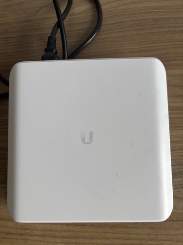 Ubiquiti USW-LITE-16-POE UniFi Switch Lite 16 Port Gigabit Managed Switch - Afbeelding 3 van 5