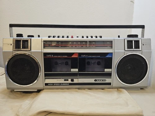 VTG 80s Sanyo M W200 Radio Stereo Cassette Player PARTS ONLY/AS IS See Video