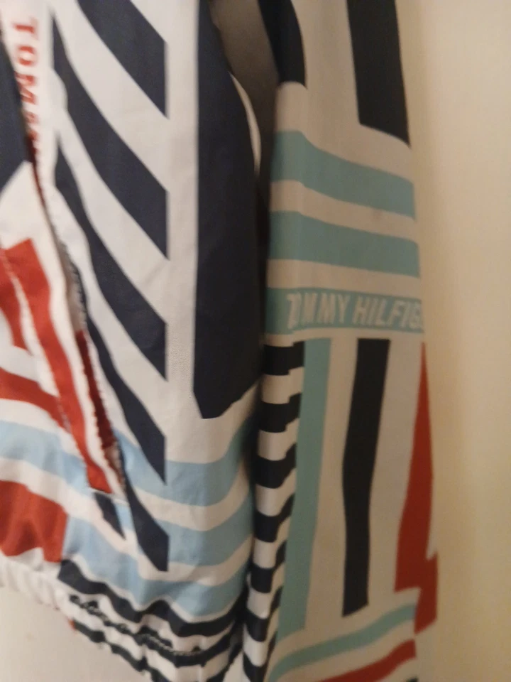 Jaqueta corta-vento Tommy Hilfiger grande esporte waterstop malha listra bandeira - Imagem 3 de 4