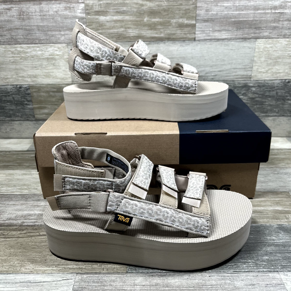 Teva flatform beige sale