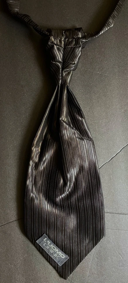 Gravata de casamento cetim preta L'UOMO DRINK pré-amarrada gravata Ascot plastron Itália - Imagem 4 de 4