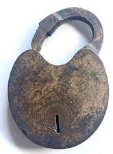 ORIGINAL ANTIQUE BRASS OVAL PADLOCK WITH NO KEY APPROX. 3 INCHES TALL